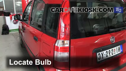 2010 Fiat Panda Active 1.2L 4 Cyl. Éclairage Feux de marche arrière (remplacer une ampoule)